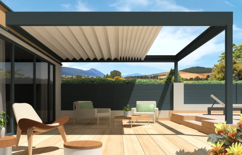 Pérgola bioclimática Mitjavila sobre terraza moderna instalada por Itzalki Toldoak empresa en Zarautz, Guipúzcoa, País Vasco, con servicio también en Orio