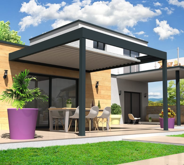 Itzalki Toldoak enpresak Zarautzen (Gipuzkoa, Euskal Herria) instalaturiko pérgola bio klimatikoa etxe moderno bako terraza batean